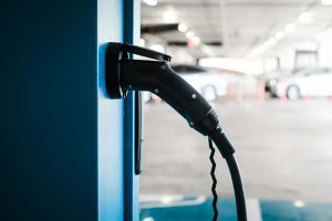 4 Benefits of Installing Commercial Car Chargers
